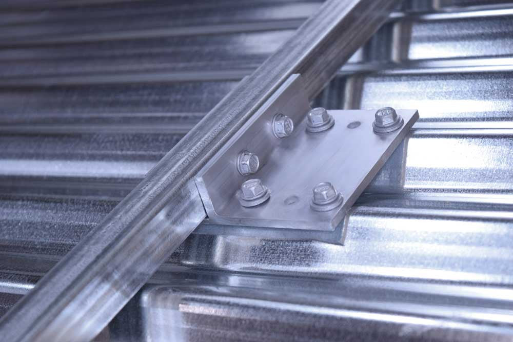 SnoBar Mounted with 2.67 Bracket Close Up