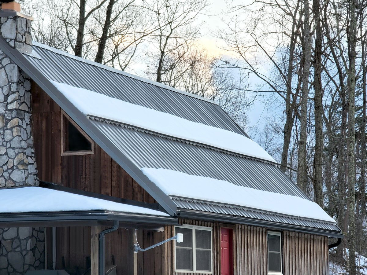Cabin with screw down ColorBar